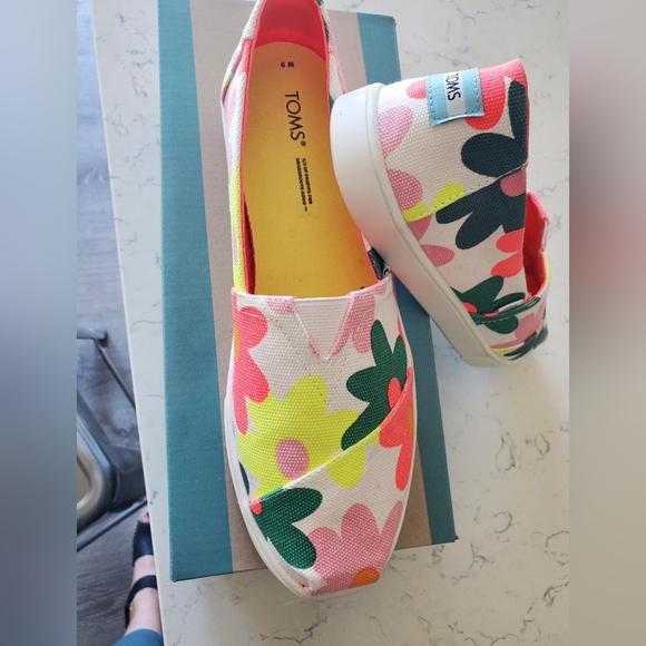 TOMS Alpargata Retro Floral Print - Picture 5 of 5